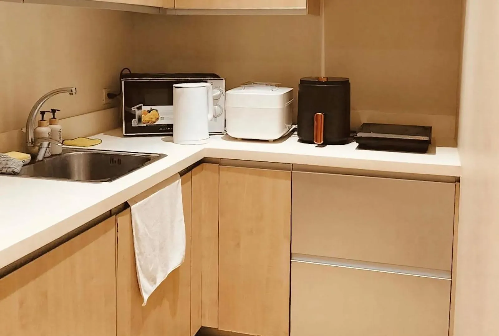 The Gramercy Residences 1Br Suite With 600Mbps Wifi Netflix & Free Amenities Makati City 0*,  Filipíny