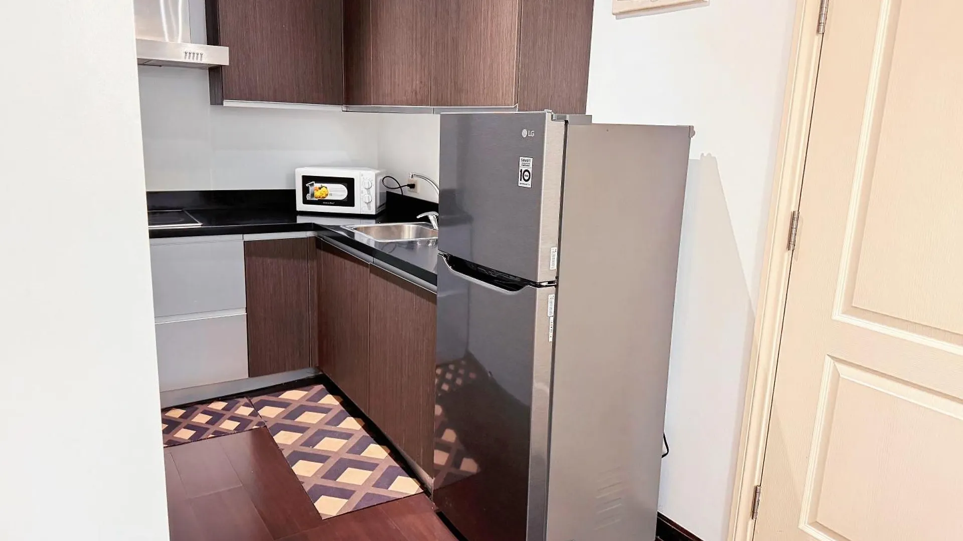 The Gramercy Residences 1Br Suite With 600Mbps Wifi Netflix & Free Amenities Makati City