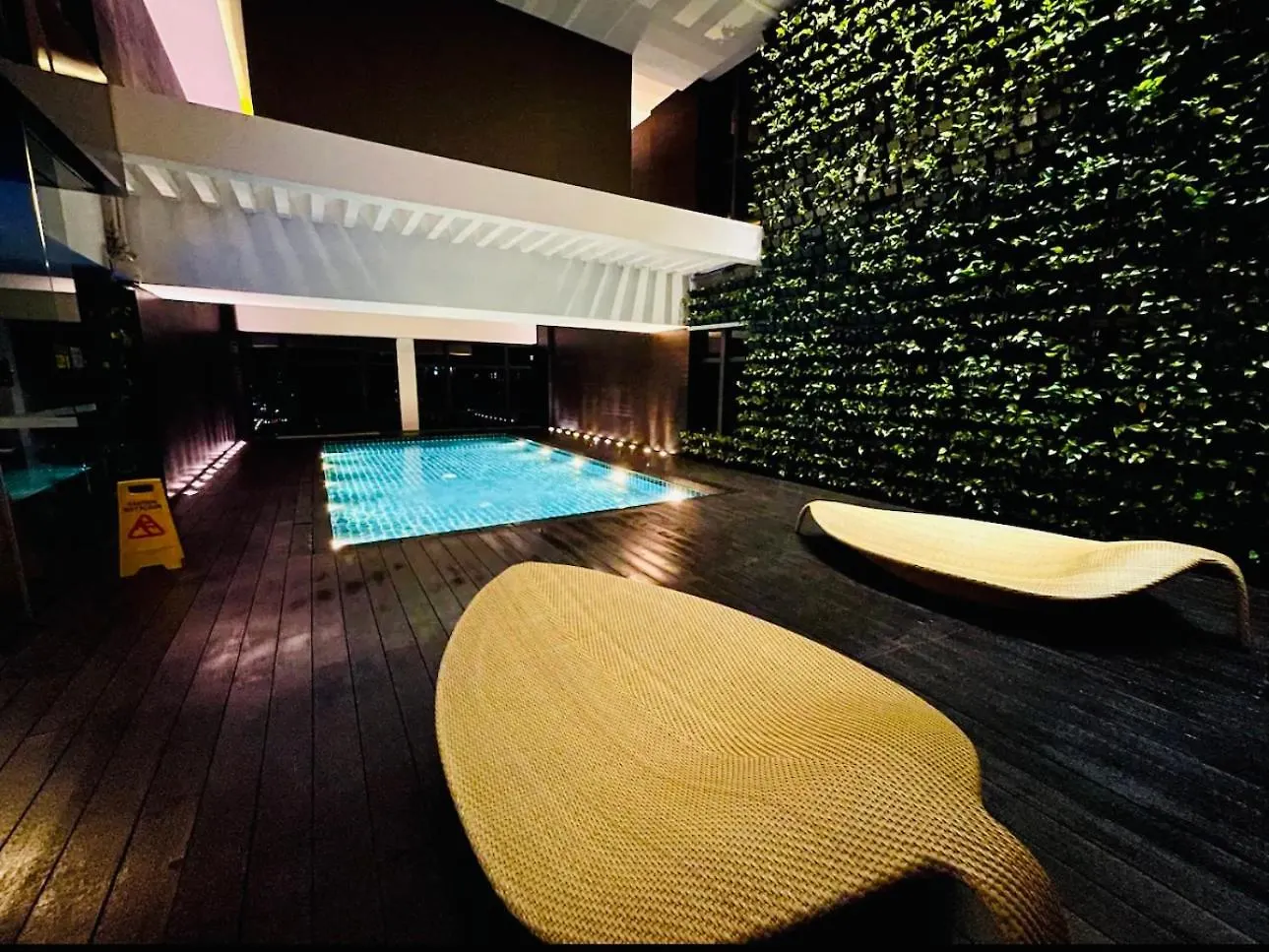 The Gramercy Residences 1Br Suite With 600Mbps Wifi Netflix & Free Amenities Makati City 0*,  Philippines