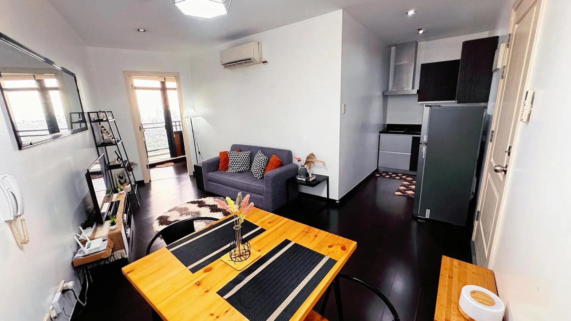 Hotel The Gramercy Residences 1Br Suite With 600Mbps Wifi Netflix & Free Amenities Makati City