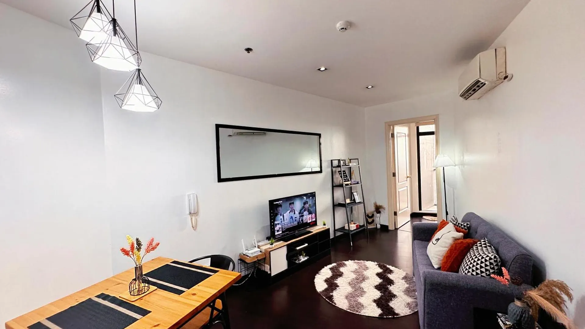 The Gramercy Residences 1Br Suite With 600Mbps Wifi Netflix & Free Amenities Makati City 0*,  Philippines