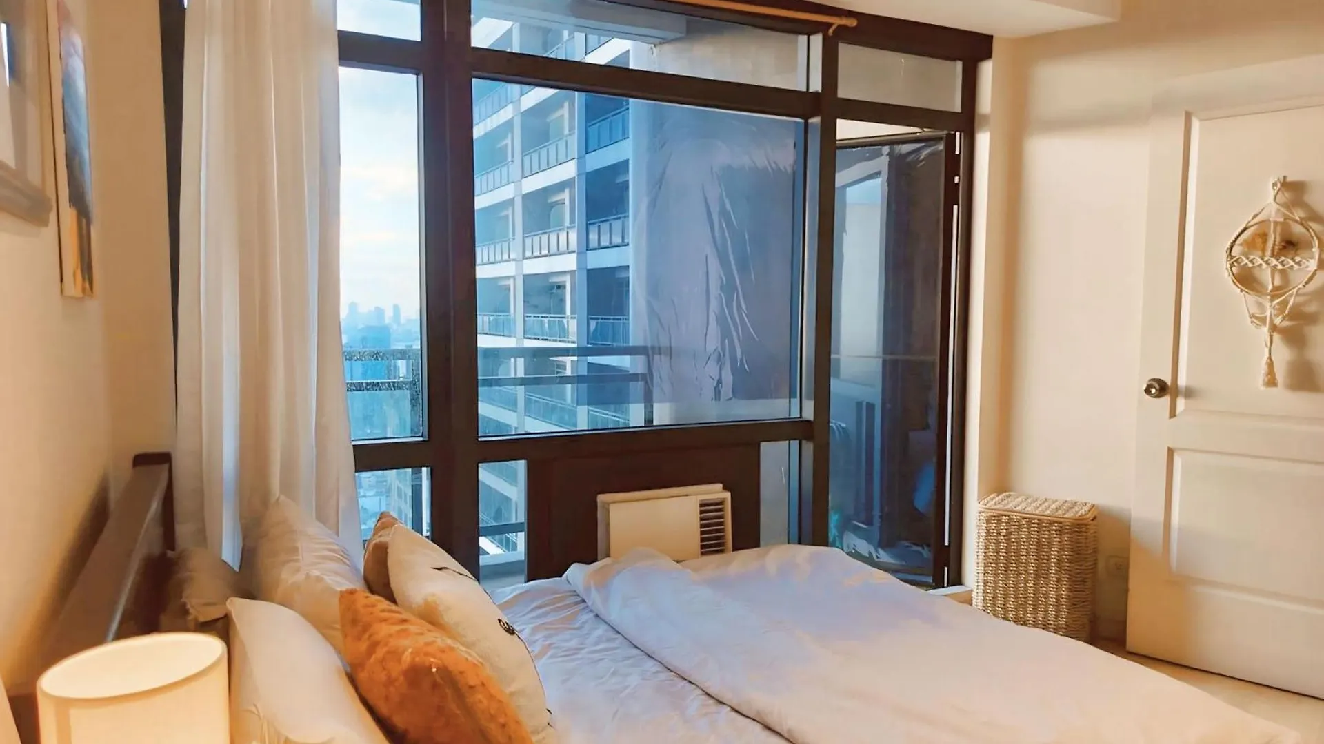 Hotel The Gramercy Residences 1Br Suite With 600Mbps Wifi Netflix & Free Amenities Makati City Philippines