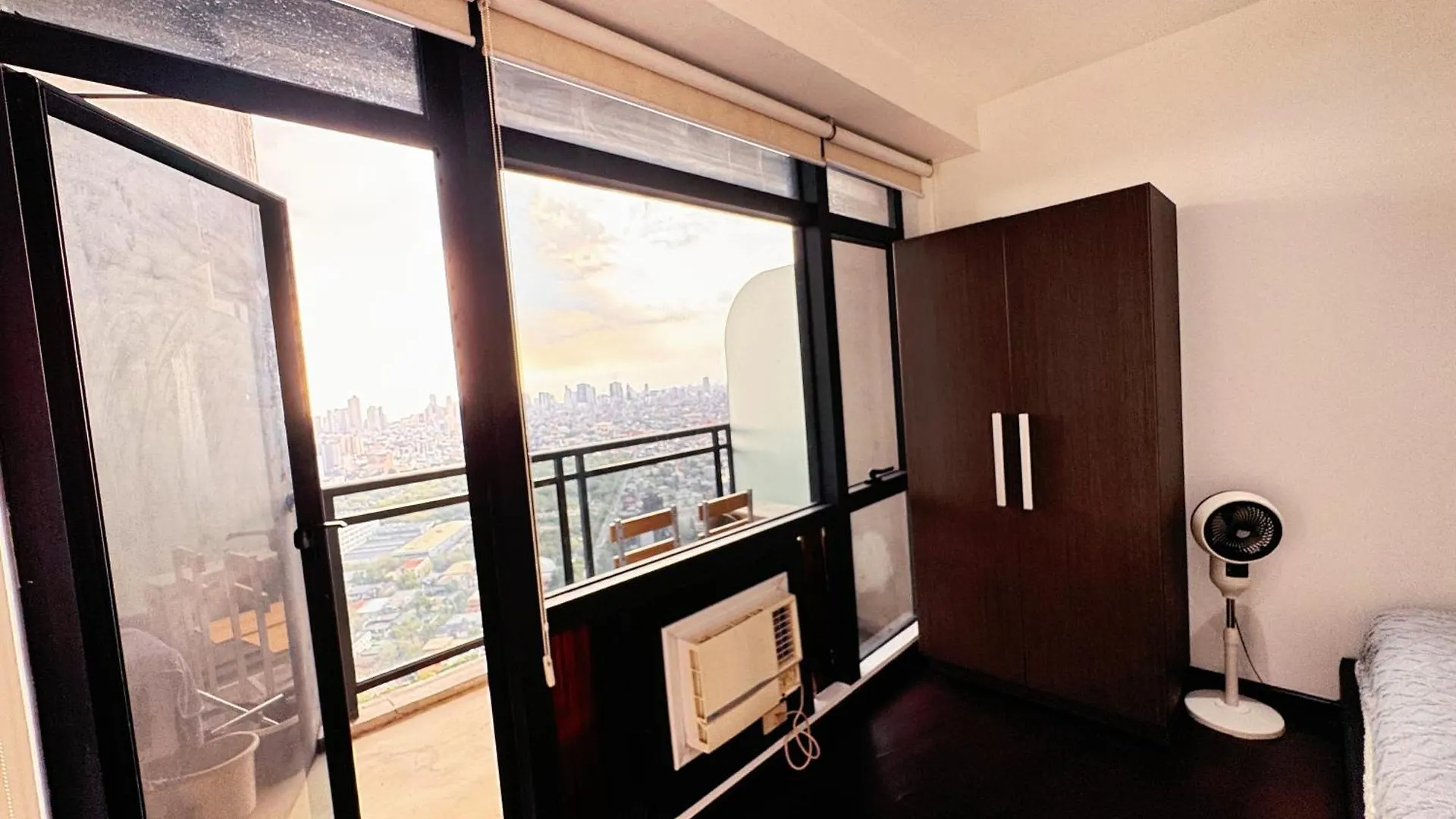 The Gramercy Residences 1Br Suite With 600Mbps Wifi Netflix & Free Amenities Makati City
